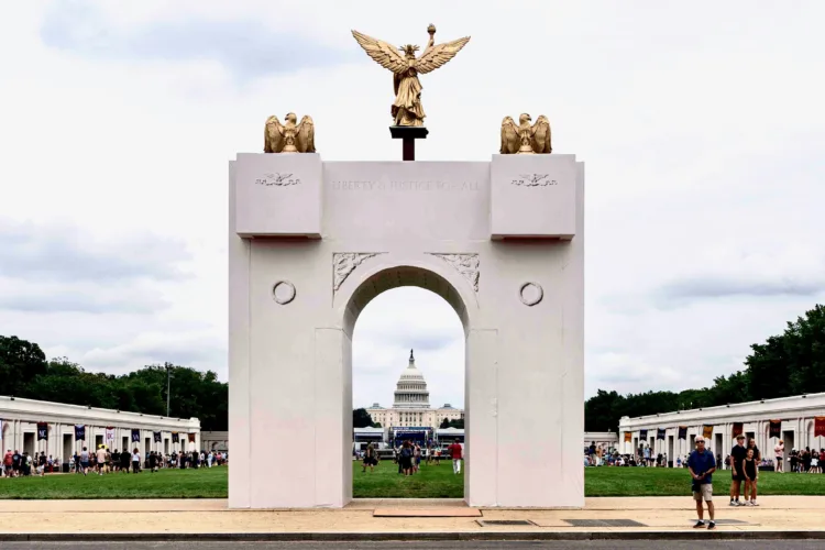 Trump continues push for DC arch